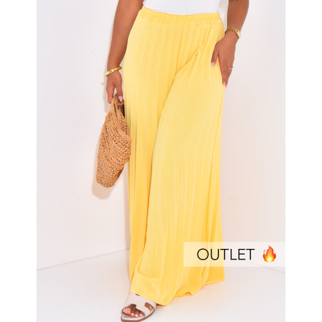 High-waisted pleated pants