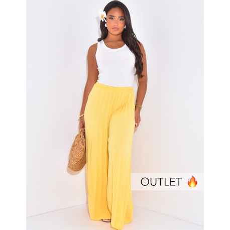 High-waisted pleated pants