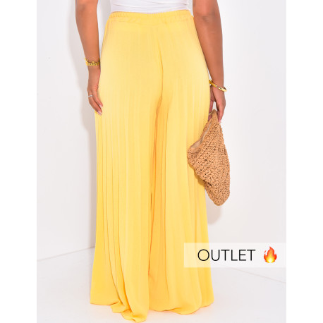 High-waisted pleated pants