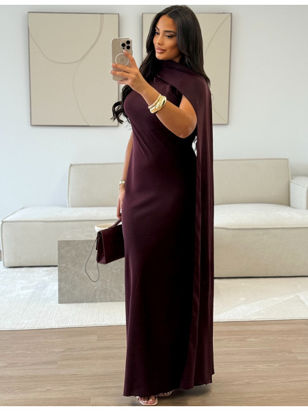 Robe longue à voile au col