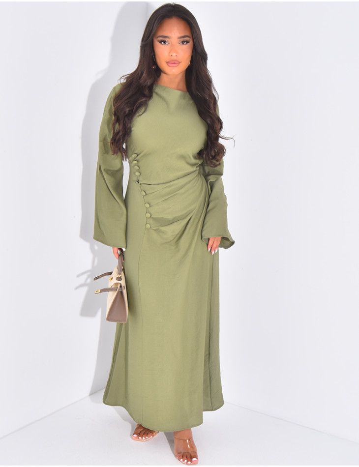 Langes Kleid in Leinenoptik mit Knöpfen, die im Rücken zu binden sind.