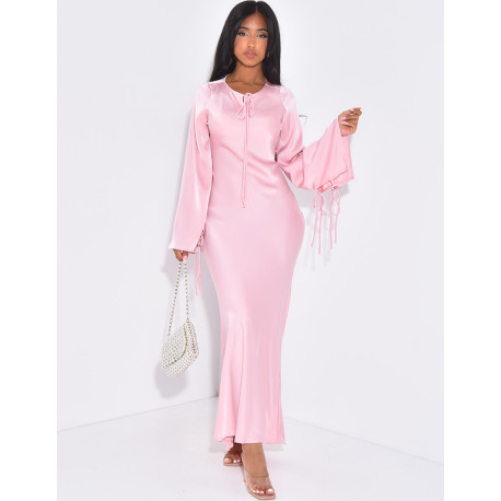 Robe très longue en satin premium à nouer