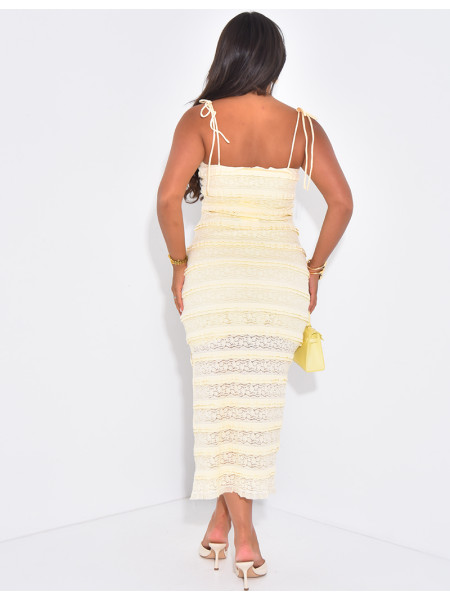 Long, lined lace dress with bows at the shoulders