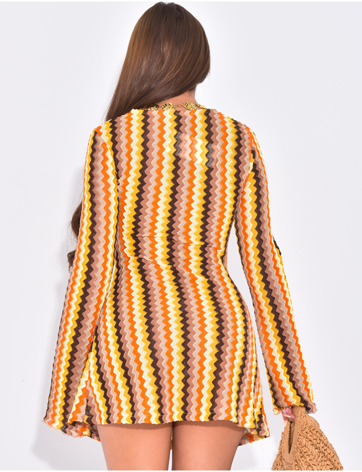 Mehrfarbiges Häkel-Minikleid mit V-Ausschnitt