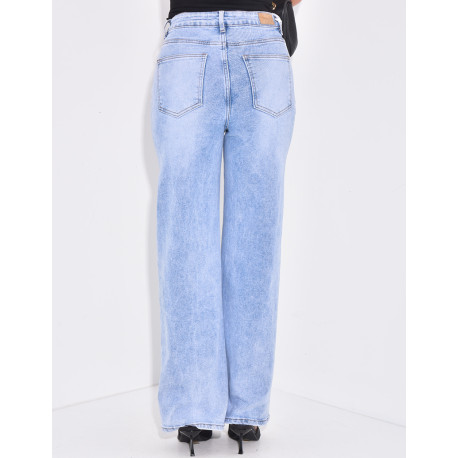 Jeans coupe droite délavé à boutonnière asymétrique