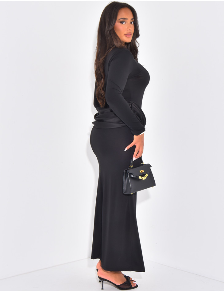 Robe longue moulante à empiècement en satin à la taille