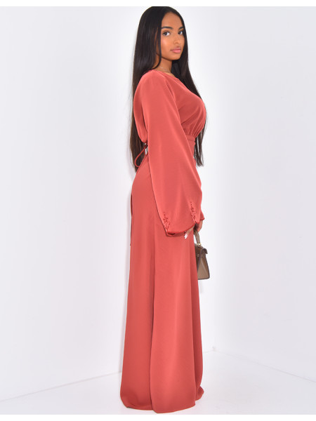 Langes Kleid aus besticktem Premium-Satin zum Binden im Rücken