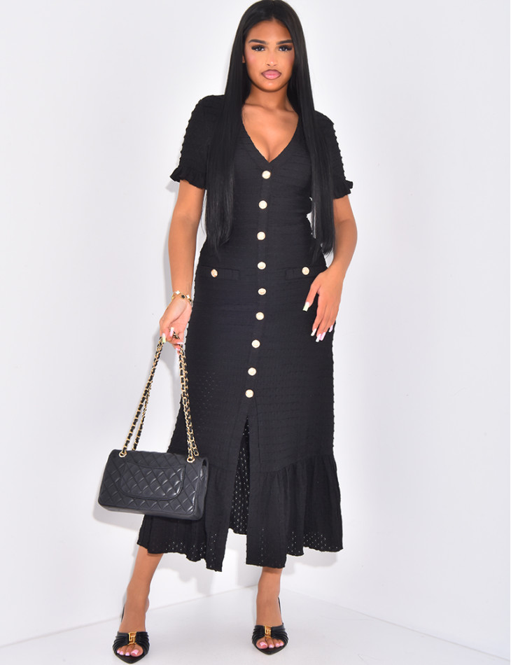 Robe longue texturée à boutons dorés et volants
