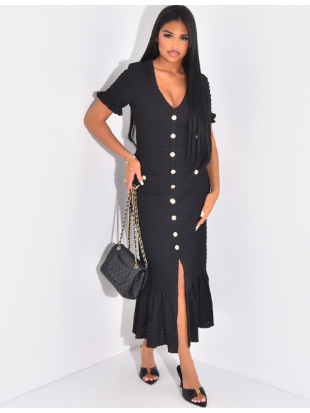 Robe longue texturée à boutons dorés et volants