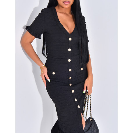 Robe longue texturée à boutons dorés et volants