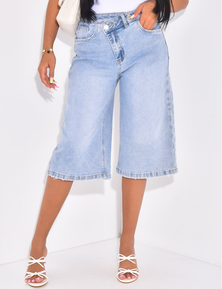 Denim Bermuda shorts with crossed buttonholes