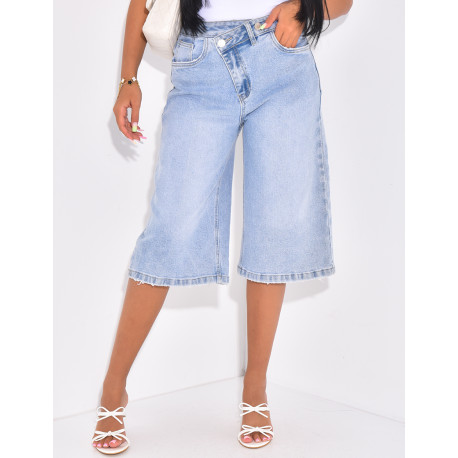 Denim Bermuda shorts with crossed buttonholes