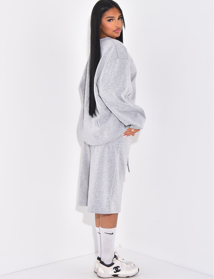Ensemble short bermuda et sweat oversize molletoné