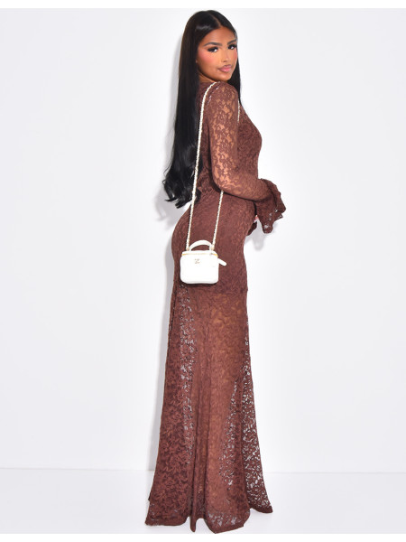 Robe longue en dentelle à doublure contrastante