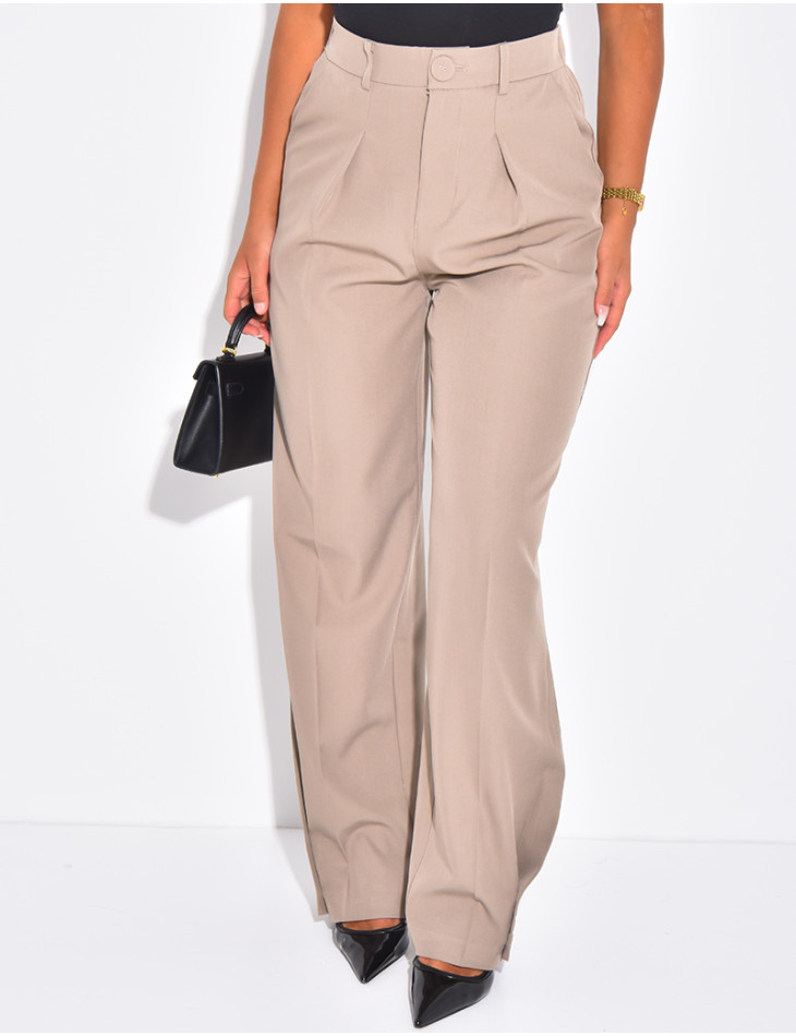 Pantalon de tailleur à boutons aux chevilles