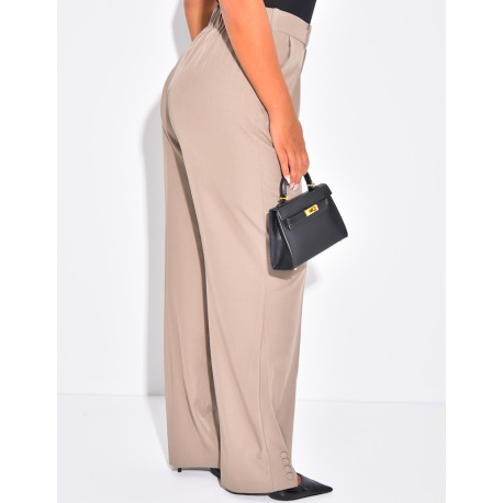 Pantalon de tailleur à boutons aux chevilles