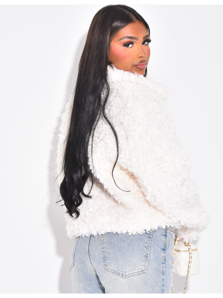Veste courte en fourrure effet mouton bouclé blanche