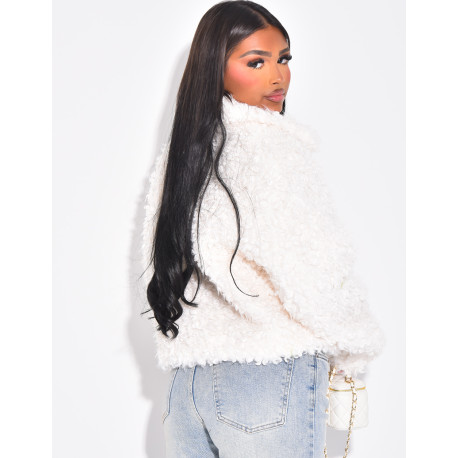 Veste courte en fourrure effet mouton bouclé blanche