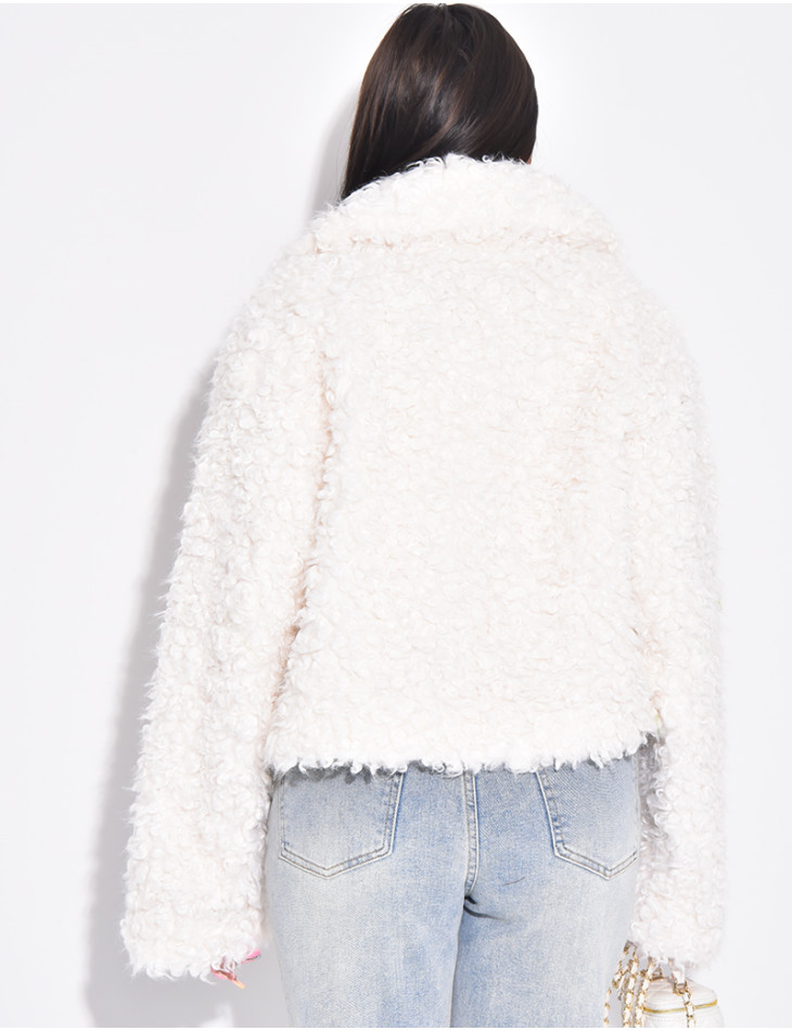 Veste courte en fourrure effet mouton bouclé blanche