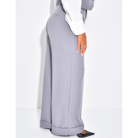 Hoch taillierte Anzughose mit Umschlag