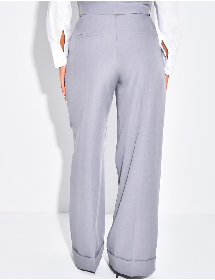 Hoch taillierte Anzughose mit Umschlag