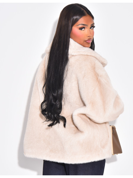 Jacke aus hochwertigem Kunstfell mit Stehkragen