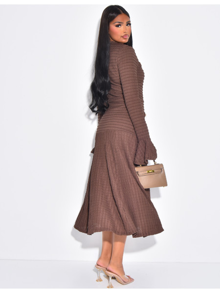 Robe longue texturée & évasée à boutons dorés