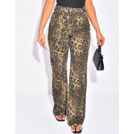 Straight-leg stretch jeans with crossover button fastening and leopard print