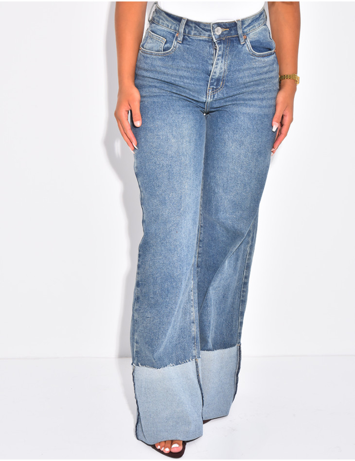 Weite Stretchjeans mit Umschlag