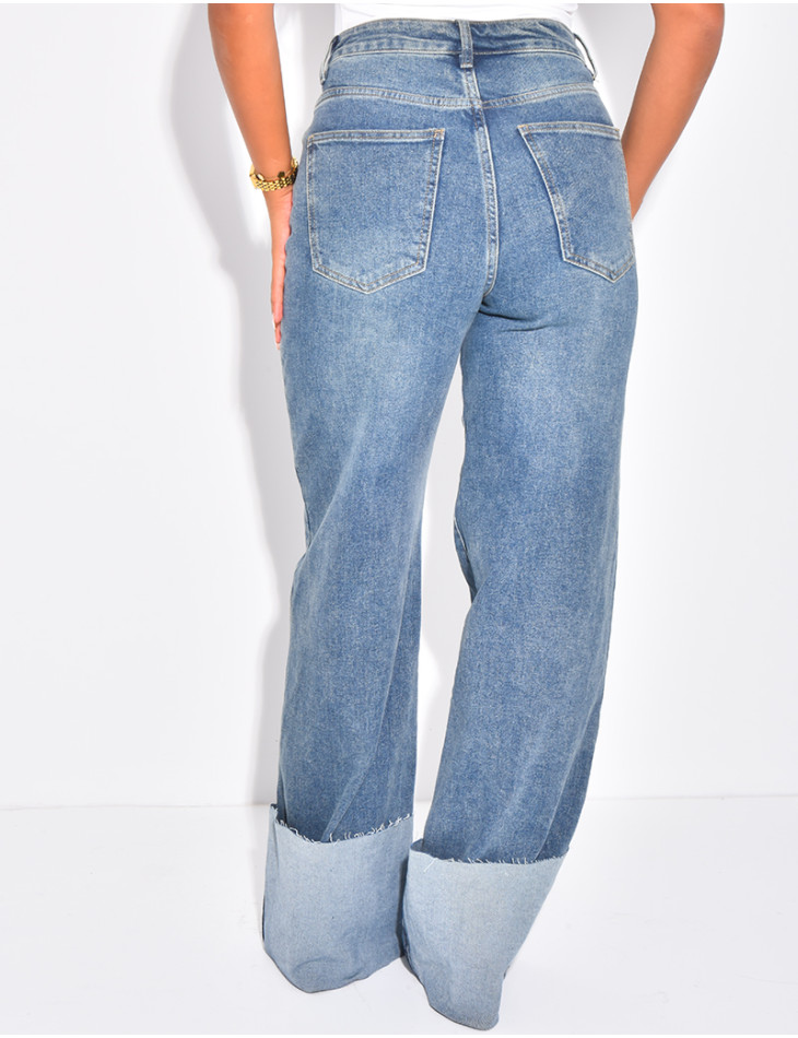 Jeans coupe large stretchy avec revers