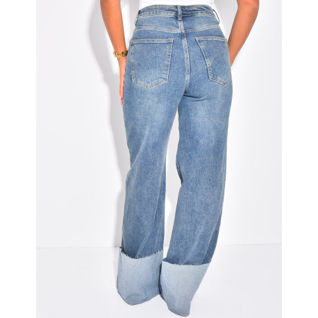 Jeans coupe large stretchy avec revers