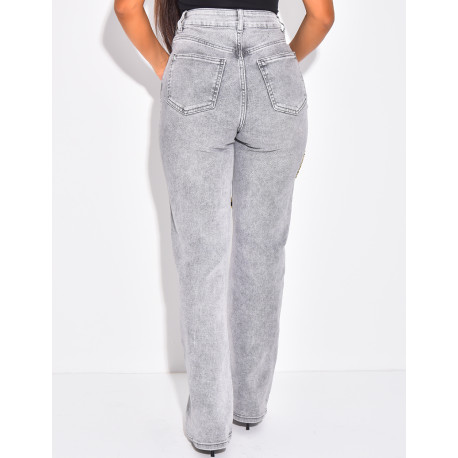 Gerade geschnittene Jeans in grauer Waschung mit Stretchanteil