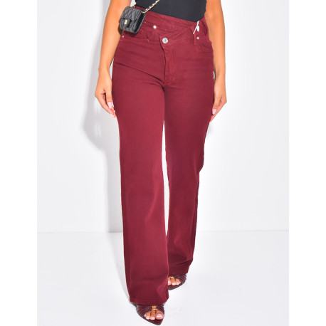 Straight-leg stretch jeans with crossover button fastening