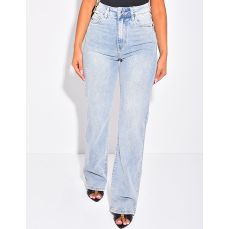 Gerade geschnittene Jeans in blauer Waschung mit Stretchanteil