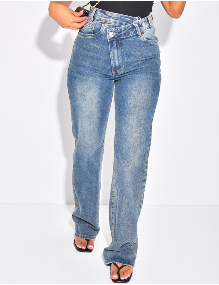 Straight-leg stretch jeans with crossover button fastening