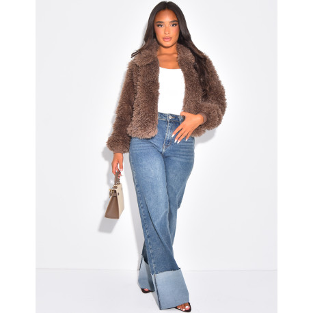 Kurzer Mantel mit flauschigem Fell