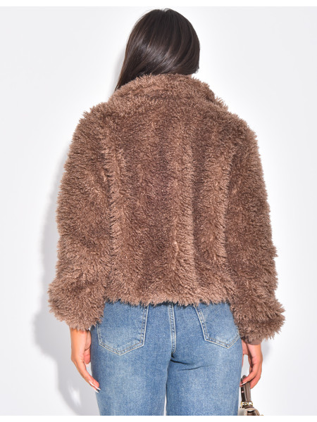 Kurzer Mantel mit flauschigem Fell