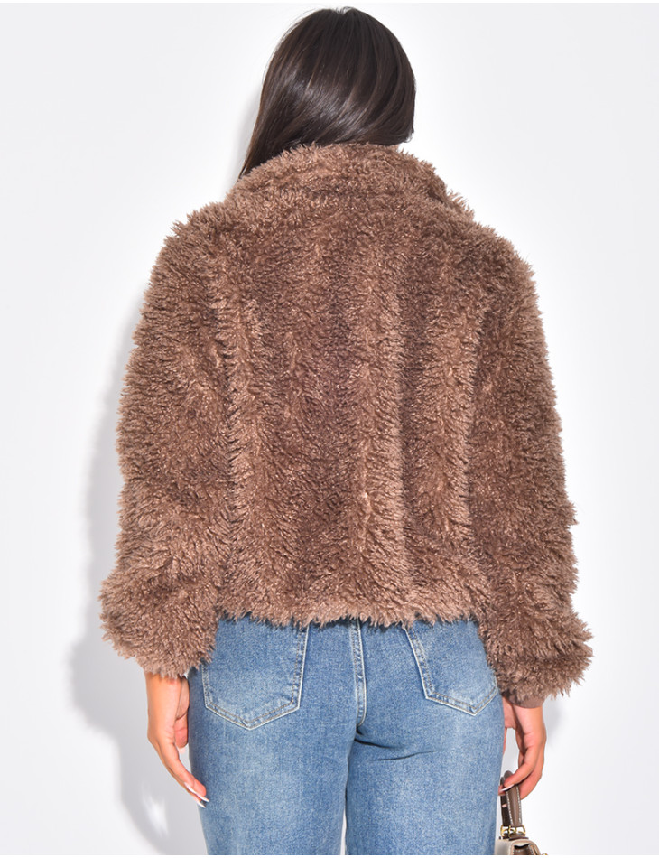 Kurzer Mantel mit flauschigem Fell