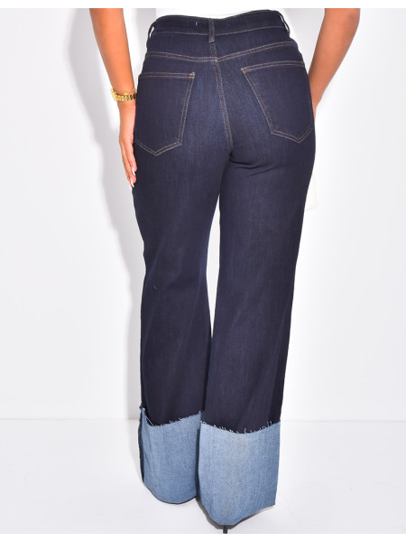 Jeans coupe large stretchy avec revers