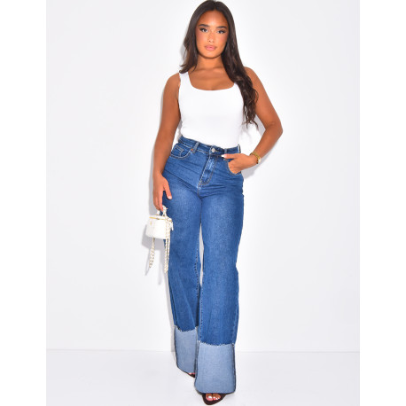 Jeans coupe large stretchy avec revers
