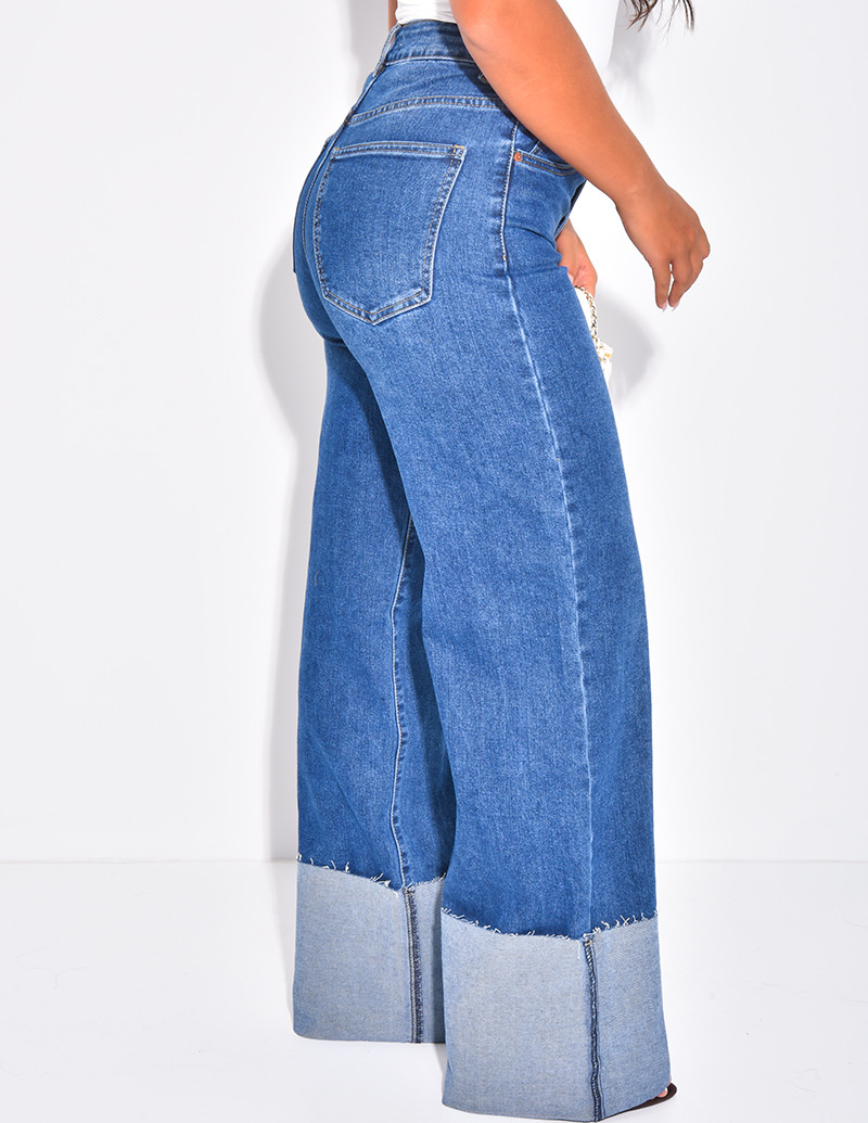 Jeans bleu brut retroussé