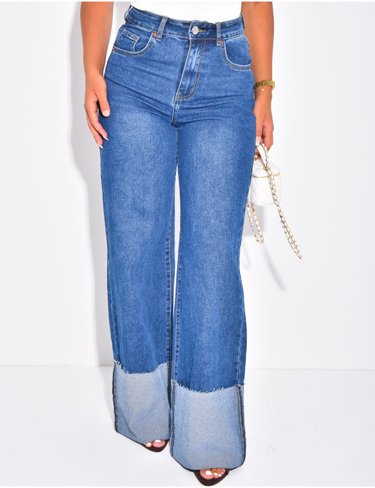 Jeans coupe large stretchy avec revers