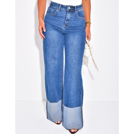 Jeans coupe large stretchy avec revers