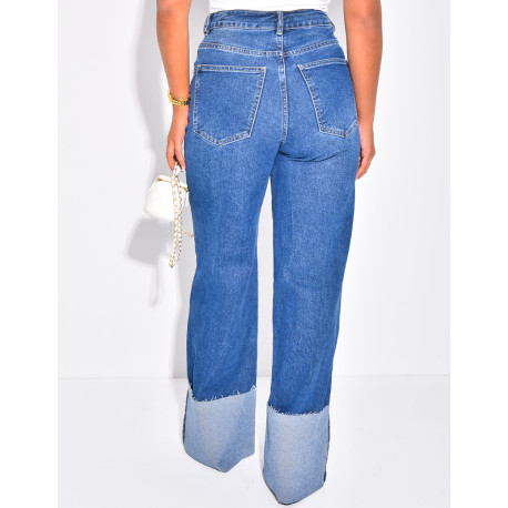 Jeans coupe large stretchy avec revers