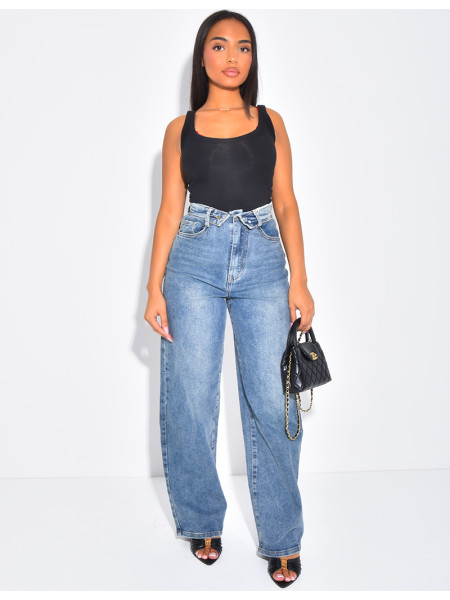 Wide-leg jeans with cuffed waist