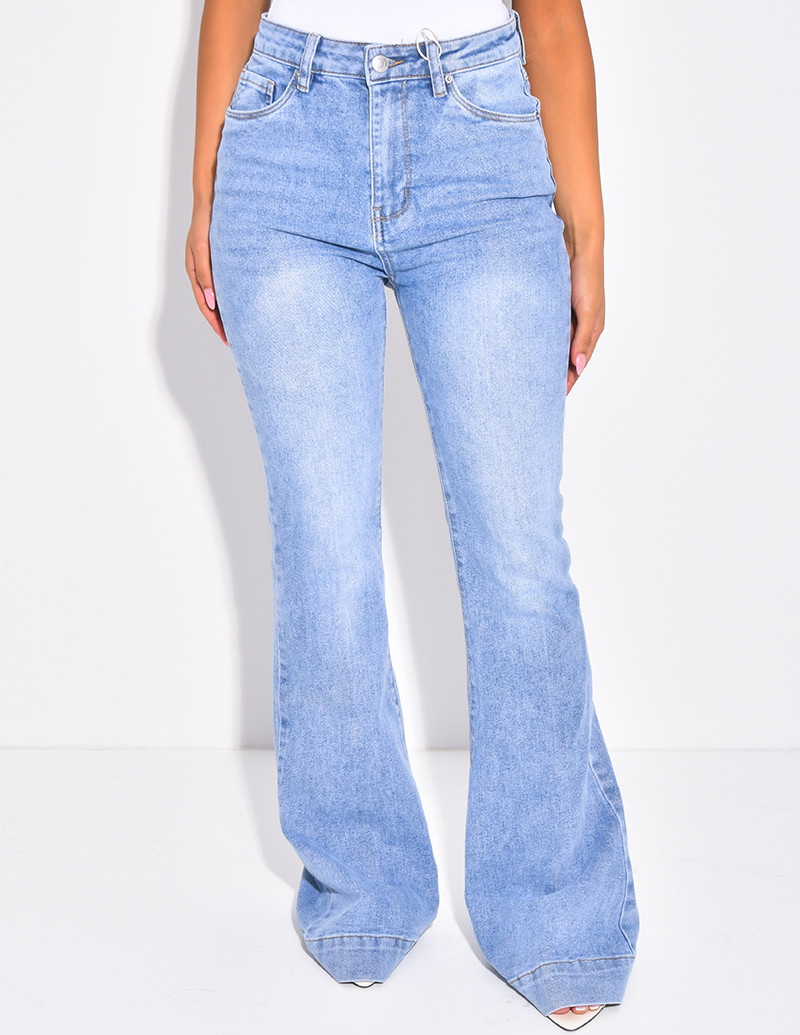 Jeans flare bleu délavé...