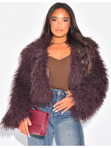 Kurzer Mantel mit flauschigem Fell