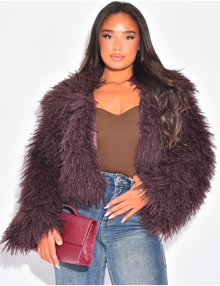 Kurzer Mantel mit flauschigem Fell