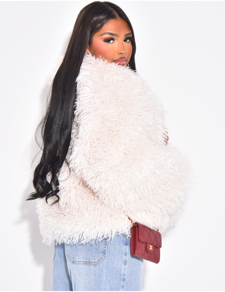 Kurzer Mantel mit flauschigem Fell