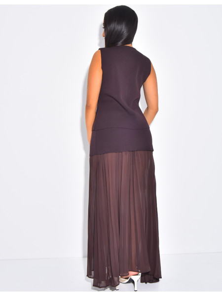 Sleeveless fitted waistcoat with gold buttons and long skirt